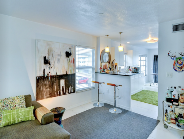 Longboat Key Walk to Beach Two Bedroom Vacation Condo